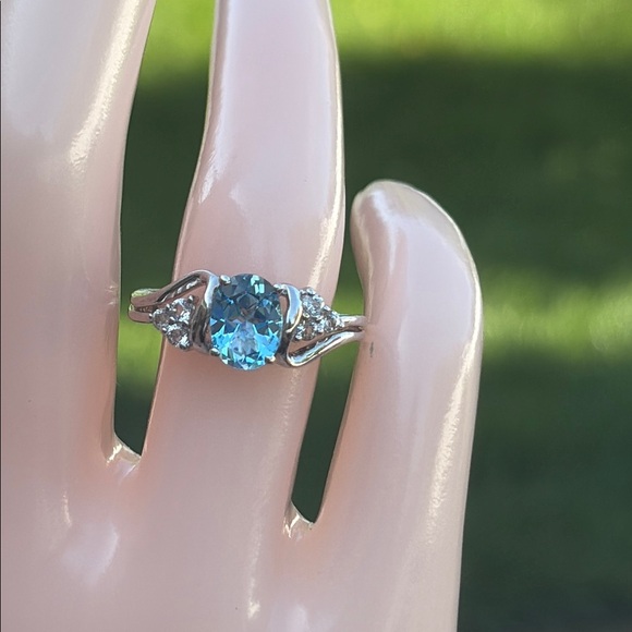 Genuine Natural 2.15 tcw Natural Blue & White Topaz Ring Sterling Silver Size 7 - Picture 1 of 14